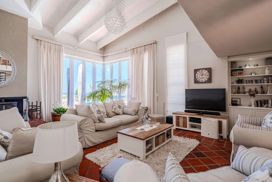 4 Bedroom Property for Sale in Glencairn Heights Western Cape